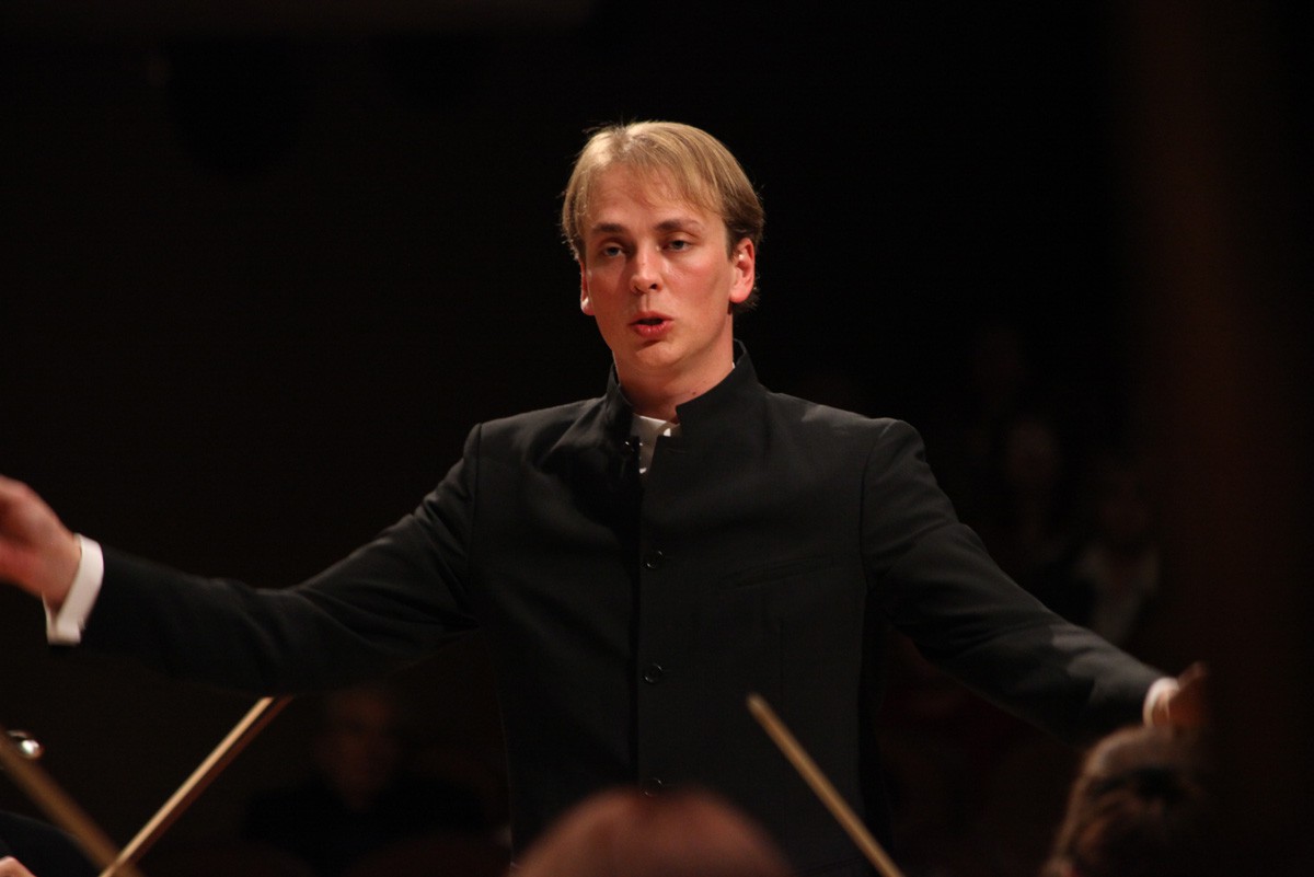 Мурманский филармонический оркестр. Дирижер - Антуан Ребстейн, Швейцария-Германия
